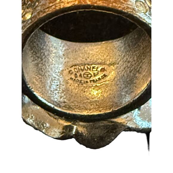 RARE Chanel Vintage Camellia Enamel & Rhinestone CC Logo Ring! P04 Stamp! SZ 6.5 - Picture 8 of 8